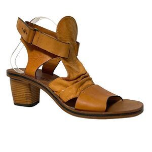MICHAEL JOLIE Tan Leather Ankle Wrap Sandals 40